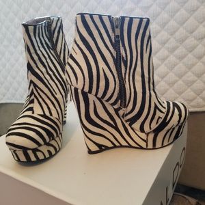 Zebra mo hair wedges